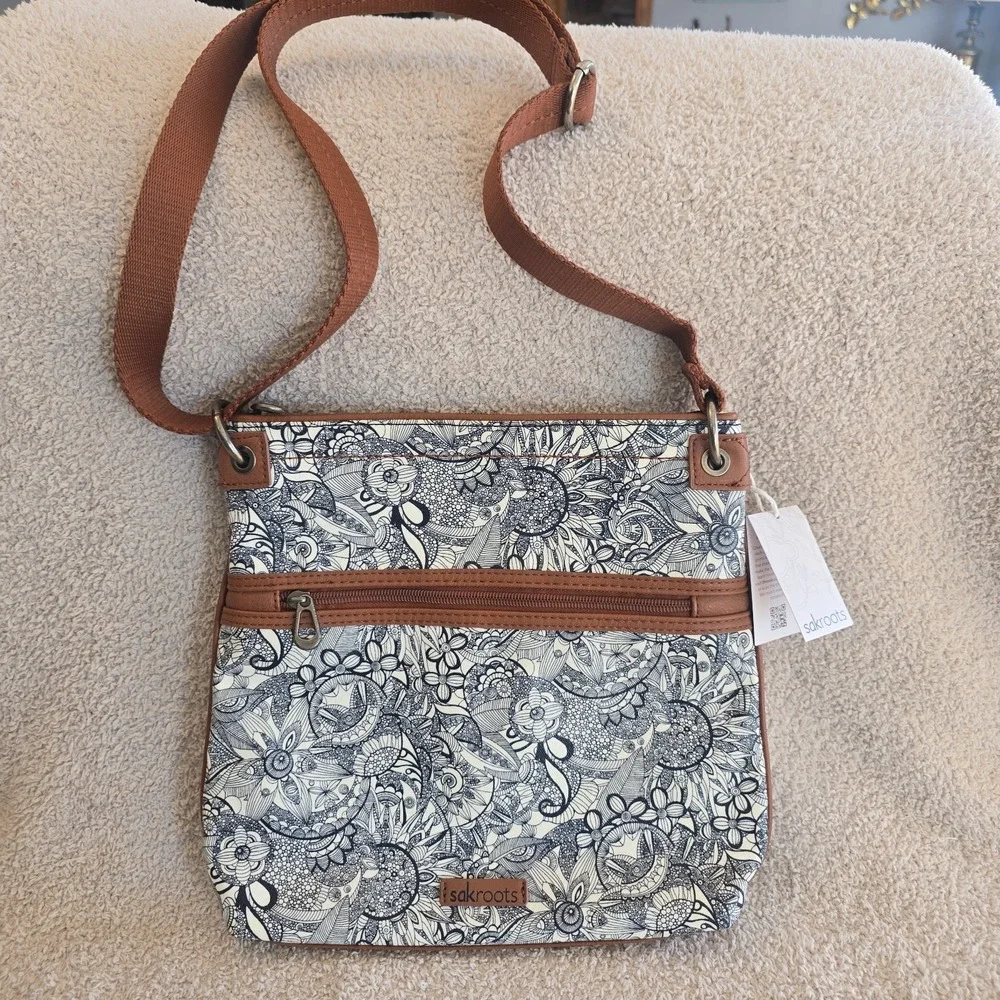 Sakroots Artist Circle Flat Crossbody Navy Spirit Desert Print Floral Purse‎ Bag